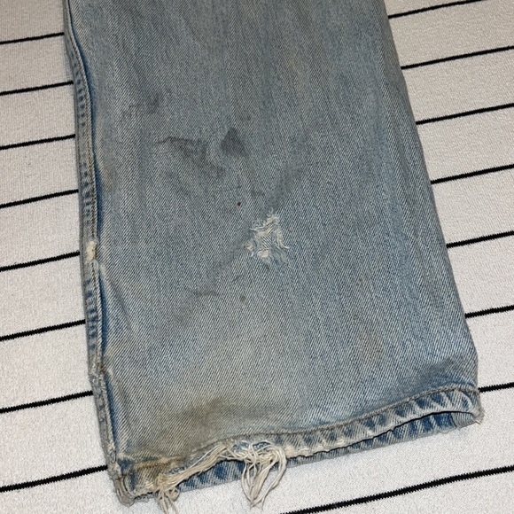 Vintage Levi’s 550 Thrashed Denim Jeans Size 40x32 - Picture 16 of 16